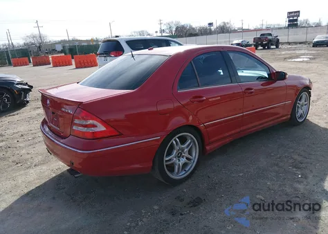 2006 Mercedes-Benz C 55 Amg z USA, uszkodzony, nr VIN WDBRF76J46F821086